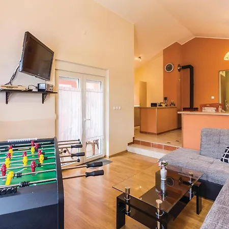 Stunning In Betiga With Kitchen Holiday home