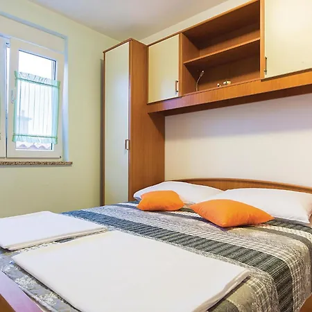 Holiday home Stunning In Betiga With Kitchen *